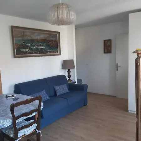 Petite Maison Et Port De Plaisance A Pied * Dives-sur-Mer