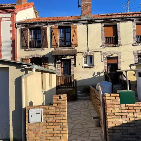 Petite Maison Et Port De Plaisance A Pied