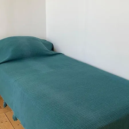 Petite Maison Et Port De Plaisance A Pied *