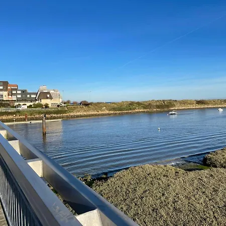Petite Maison Et Port De Plaisance à Pied