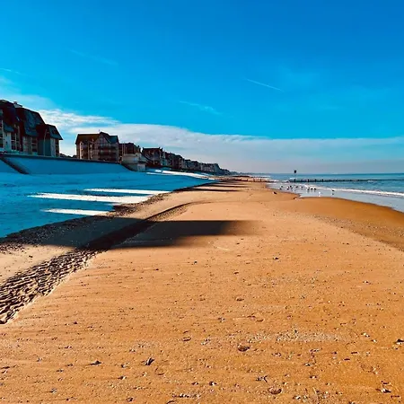 Petite Maison Et Port De Plaisance à Pied * Dives-sur-Mer