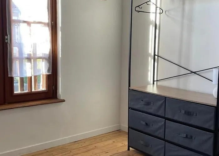 Petite Maison Et Port De Plaisance A Pied 度假居