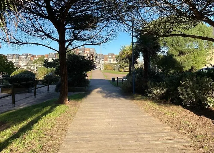 Petite Maison Et Port De Plaisance A Pied 滨海迪沃